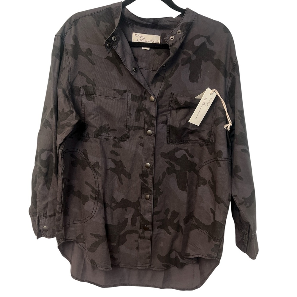 New Vintage Havana Women’s Camouflage Gray Button-Up Shirt size Small NWT